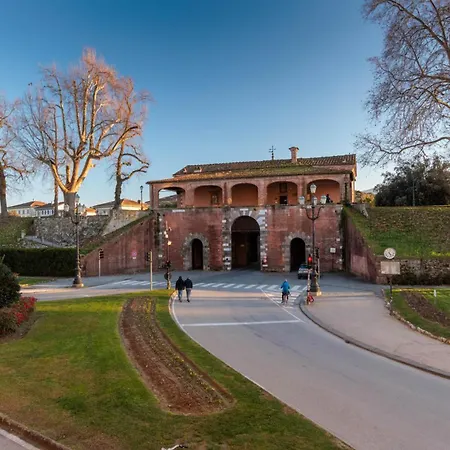 Casa Antonia Luxury 2 Bedrooms ルッカ